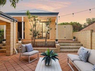 2 Stoner  Street, Innaloo WA 6018