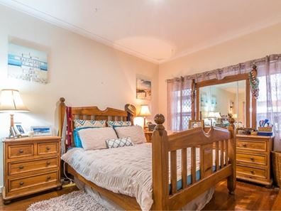 10 Moorhouse Street, Willagee WA 6156
