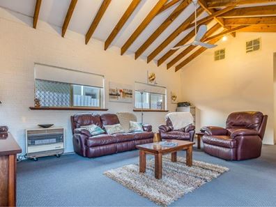 10 Moorhouse Street, Willagee WA 6156
