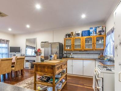 10 Moorhouse Street, Willagee WA 6156