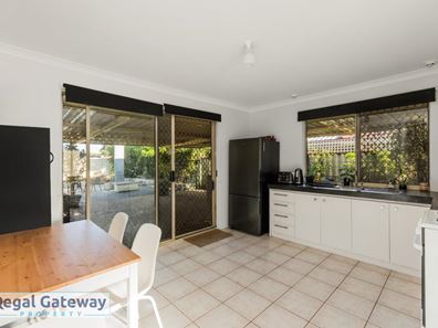 27 Firetail Court, Seville Grove WA 6112