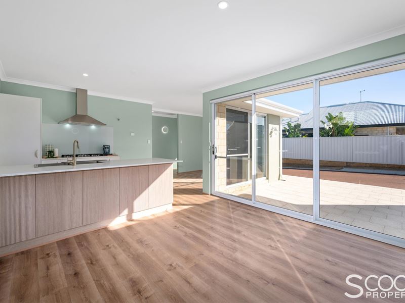 6 Preston Drive, Lake Coogee WA 6166