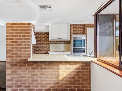11 Elderberry Circle, Halls Head WA 6210