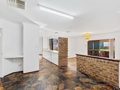 11 Elderberry Circle, Halls Head WA 6210
