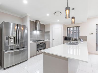 10 Heaton Road, Brabham WA 6055