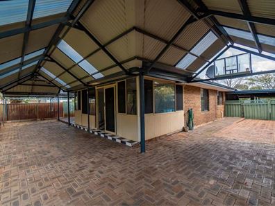 72 Queens Road, South Guildford WA 6055