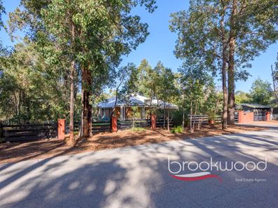 5 Grenville Road, Stoneville WA 6081