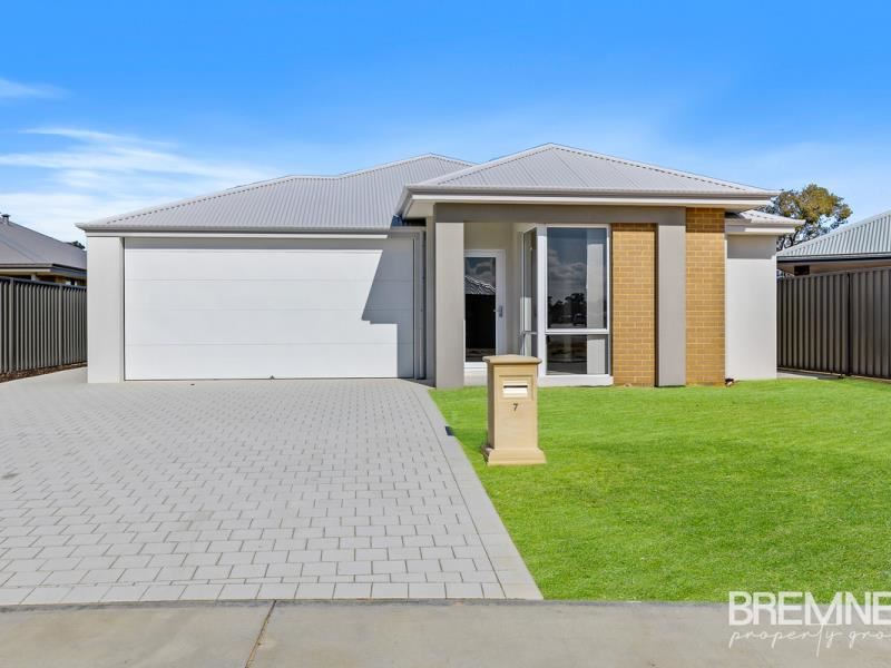 7 Koolama Way, Dudley Park WA 6210