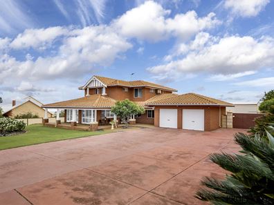 4 Bayside Boulevard, Drummond Cove WA 6532