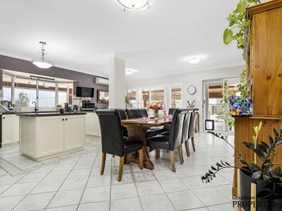 4 Bayside Boulevard, Drummond Cove WA 6532