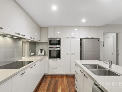 4/19 Perlinte View, North Coogee WA 6163