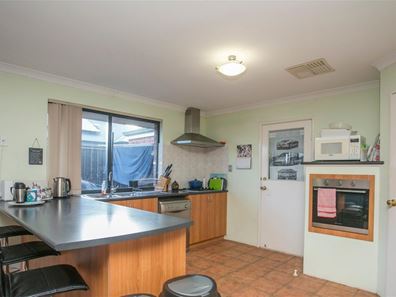 28 Toledo Circuit, Port Kennedy WA 6172