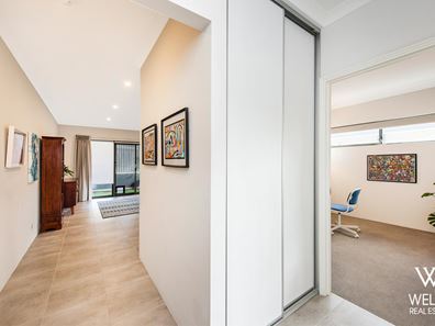 8/381 Daly Street, Cloverdale WA 6105