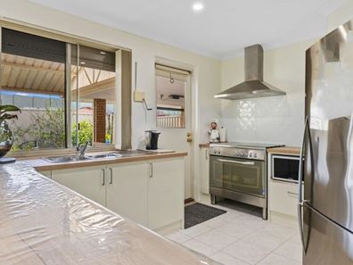 7 Woodman Place, Beechboro WA 6063