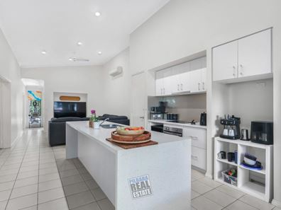15 Perentie Road, Baynton WA 6714