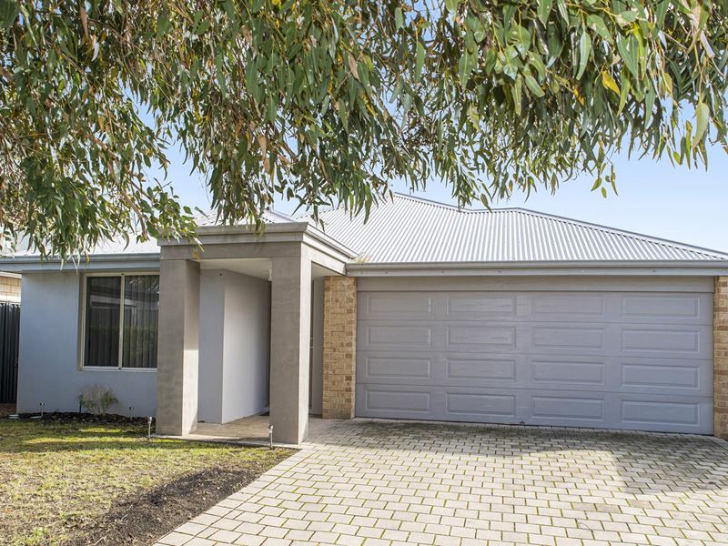 8 Solstice Bend, Wellard WA 6170