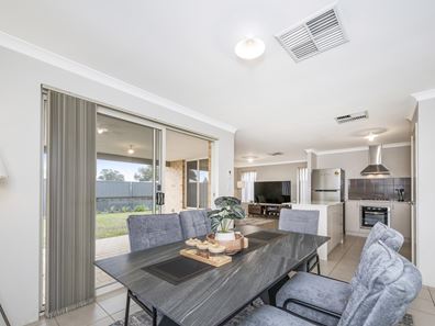 8 Solstice Bend, Wellard WA 6170