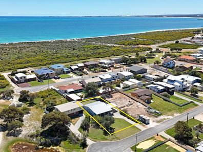 14 Hawaii Road, Jurien Bay WA 6516
