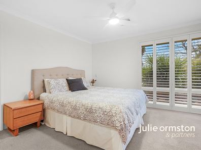 5 Nadine Place, Woodvale WA 6026