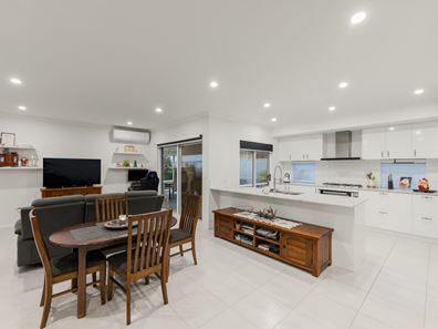 8 Redtail Close, Gosnells WA 6110
