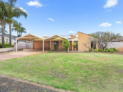 6 Townson Street, Leeming WA 6149