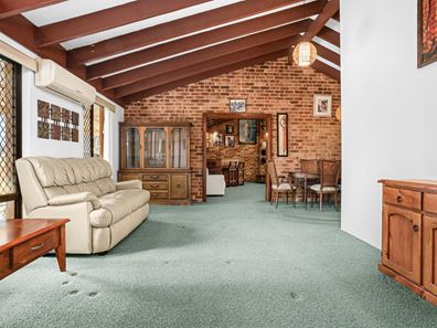 6 Townson Street, Leeming WA 6149