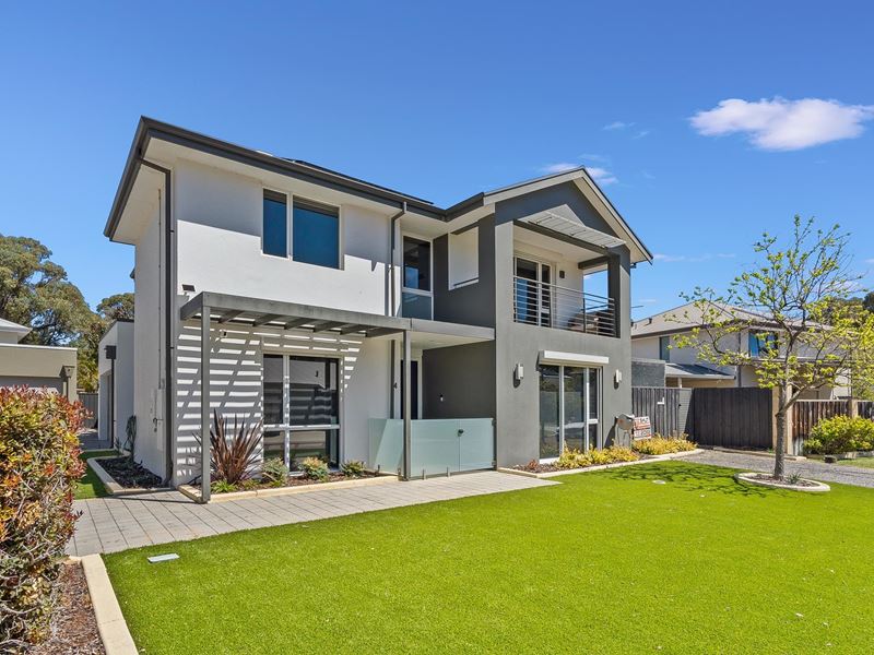4 Portland Pass, Meadow Springs