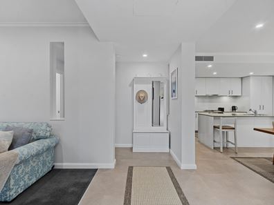 4 Portland Pass, Meadow Springs WA 6210