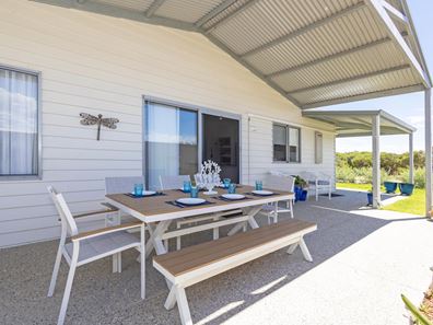 118 Thomas Street, Leeman WA 6514