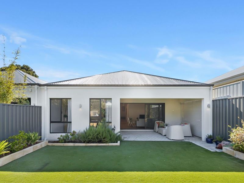 4 Irwin Road, Embleton WA 6062