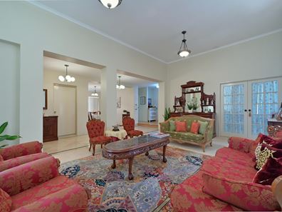 8 Altura Rise, Dianella WA 6059