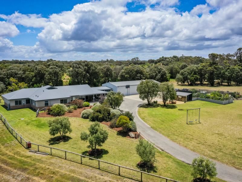 92 Home Road, Robinson WA 6330