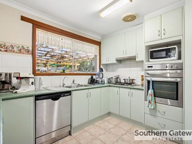 7 Mandfield Way, Parmelia WA 6167