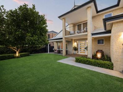 5 Delambre Place, Sorrento WA 6020