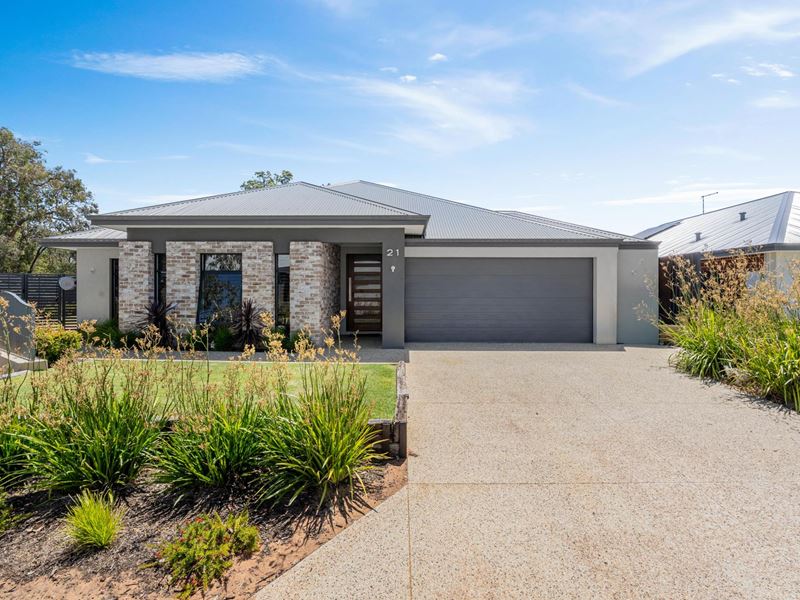 21 Edmonton Parade, Bushmead
