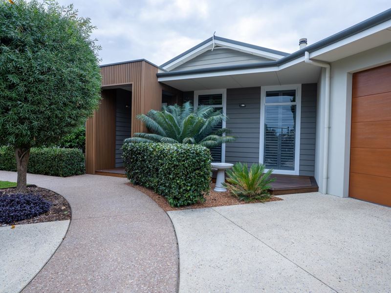48 Blue  Crescent, West Busselton WA 6280