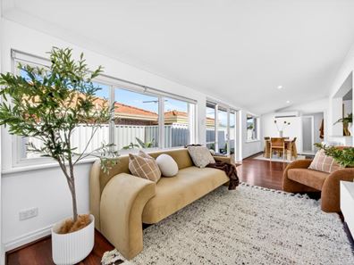 15 Surrey Street, Dianella WA 6059