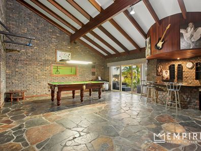 2 Storrs Place, Winthrop WA 6150