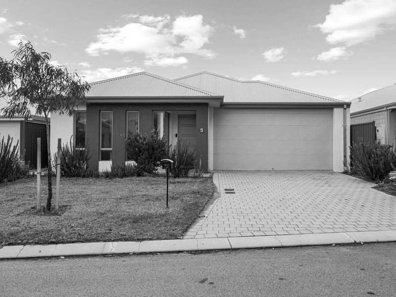 5 Urana Rise, Lakelands
