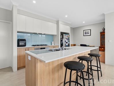5 Urana Rise, Lakelands WA 6180
