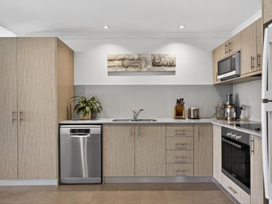 14/1 Walsh Loop, Joondalup WA 6027