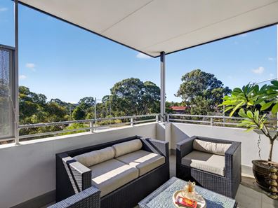 14/1 Walsh Loop, Joondalup WA 6027
