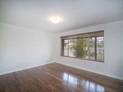 8 Stonehaven Parade, Kinross WA 6028