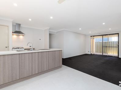 4 Verdant Crescent, Seville Grove WA 6112