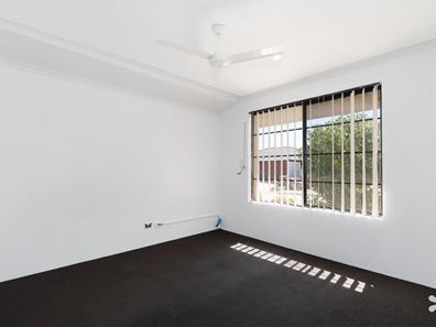 4 Verdant Crescent, Seville Grove WA 6112