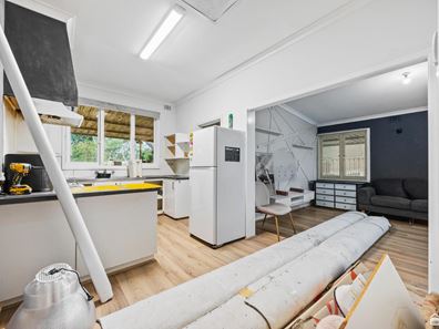215 Seventh Road, Armadale WA 6112