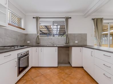 16 Radford Place, Safety Bay WA 6169