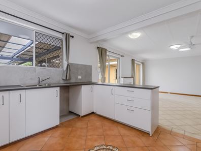 16 Radford Place, Safety Bay WA 6169