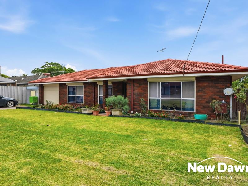 22 Hudson Avenue, Girrawheen WA 6064