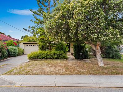 33 Derrington Crescent, Balga WA 6061